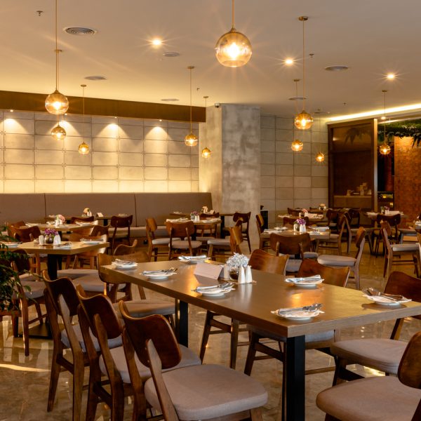 Armada Hotel Coffee House & Kitchen Main Dining02