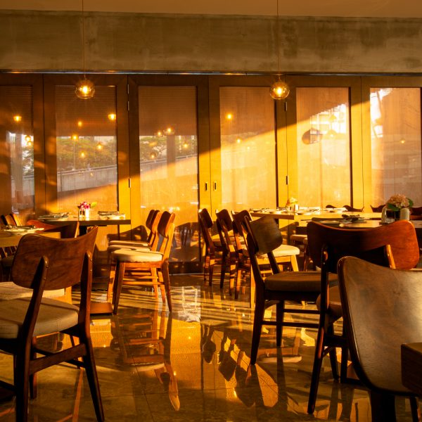 Armada Hotel Coffee House & Kitchen Main Dining03