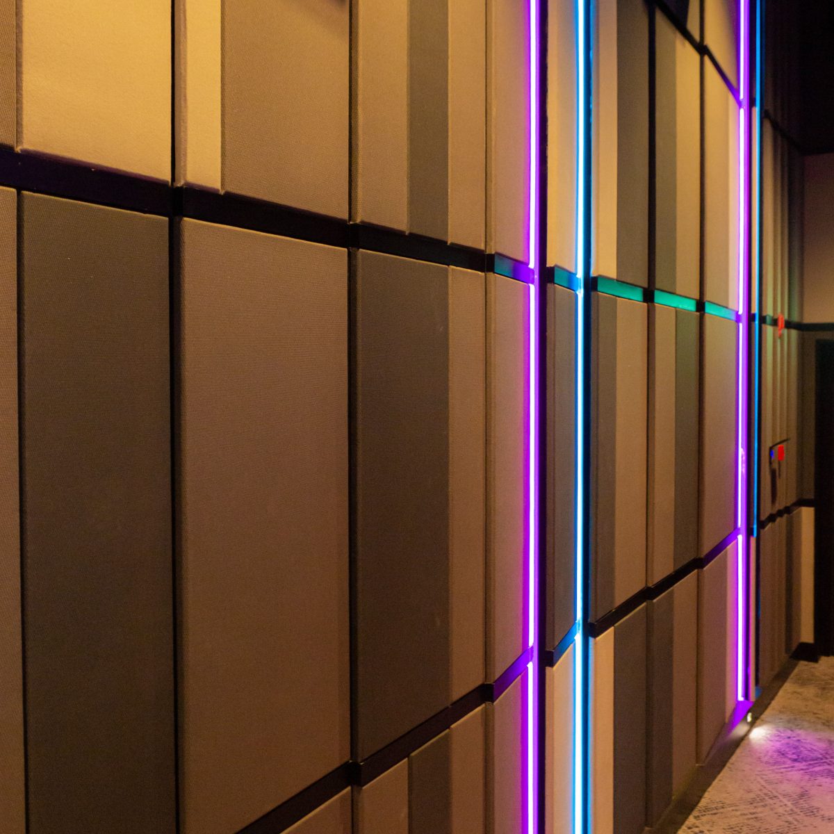 Dadi Cinema, DaMen Shopping Mall – ChekSern Young