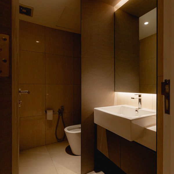 1F-Customer Toilet (9)72