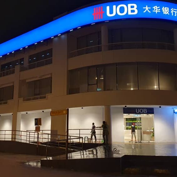 UOB Facade Outlook (10)
